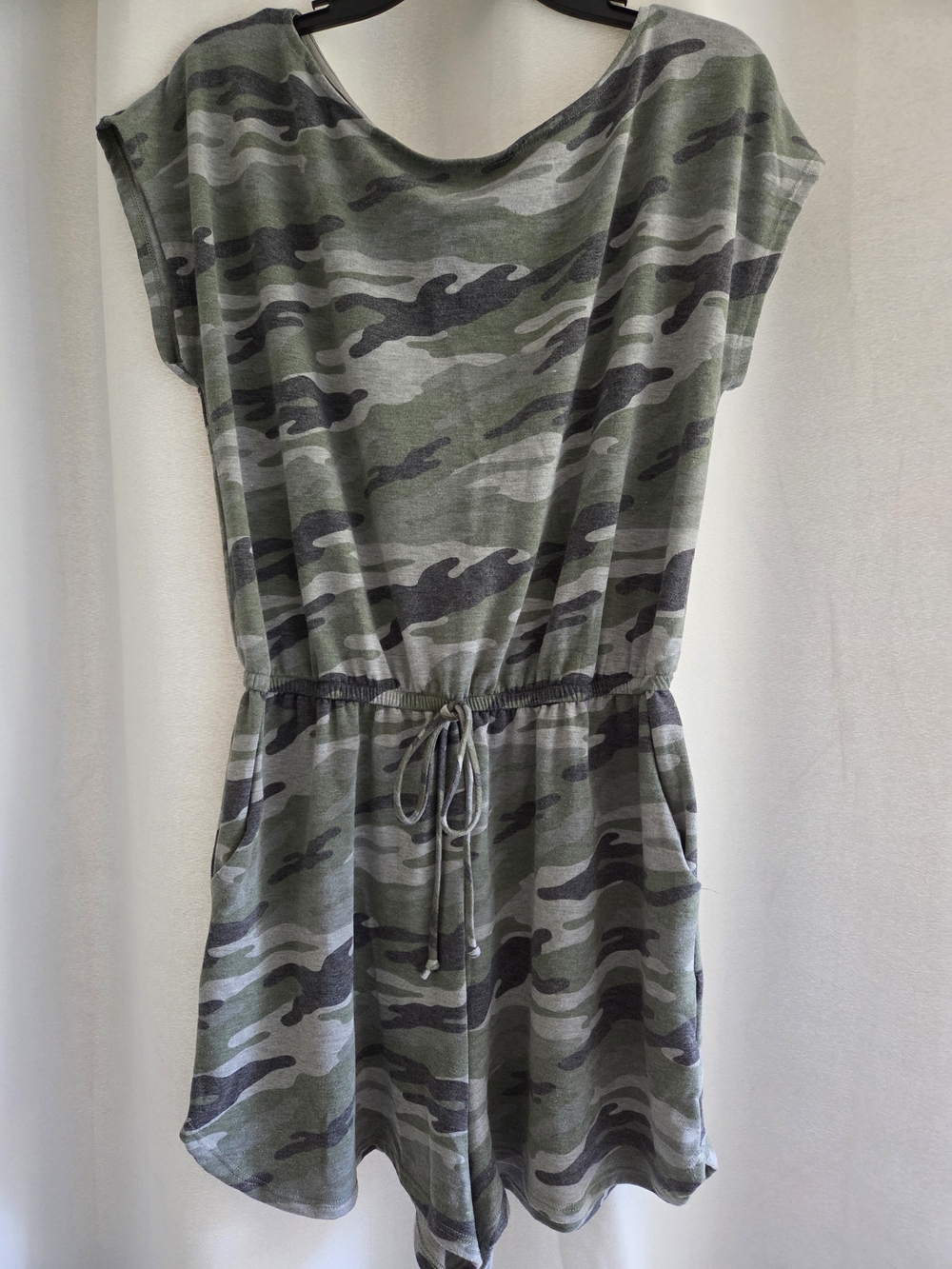 Vanilla Bay Camo Short Sleeve Romper Size L - Faux Drawstring